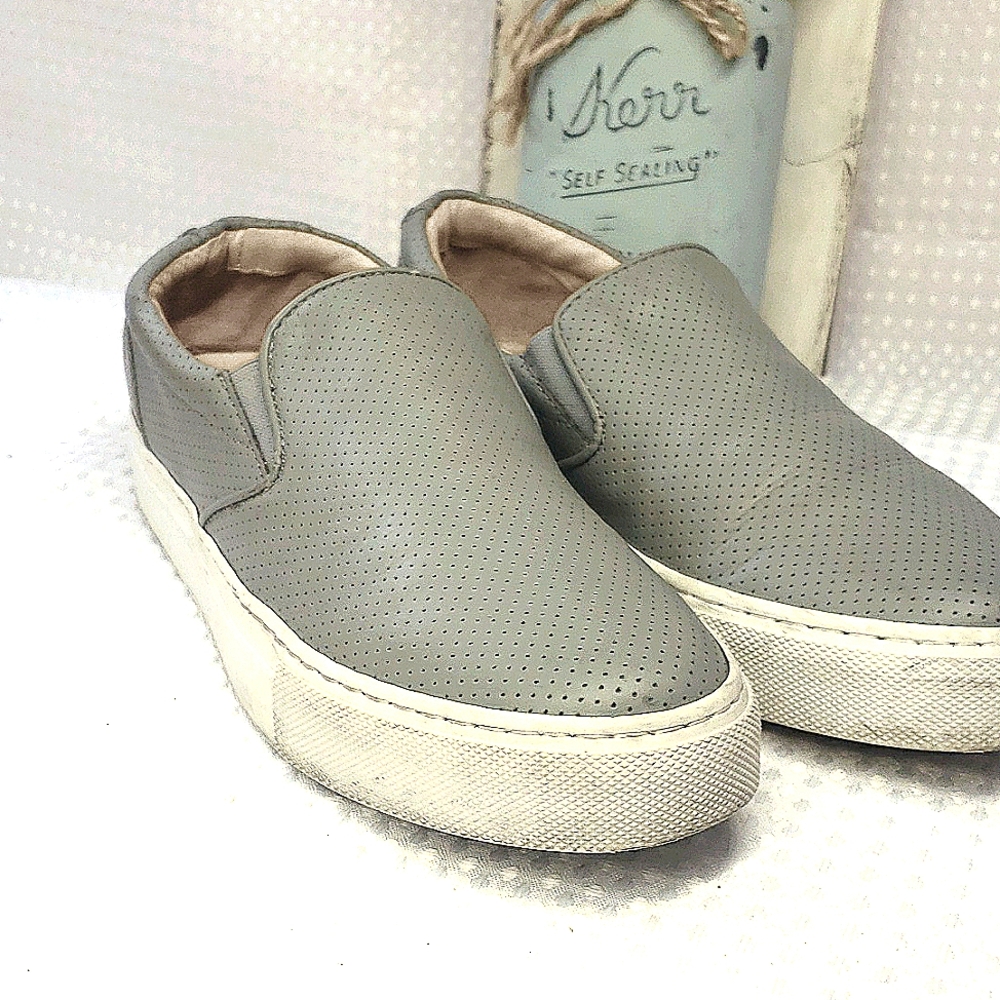Greats Brooklyn Wooster leather perforated gray slip on loafer driving shoes 7.5